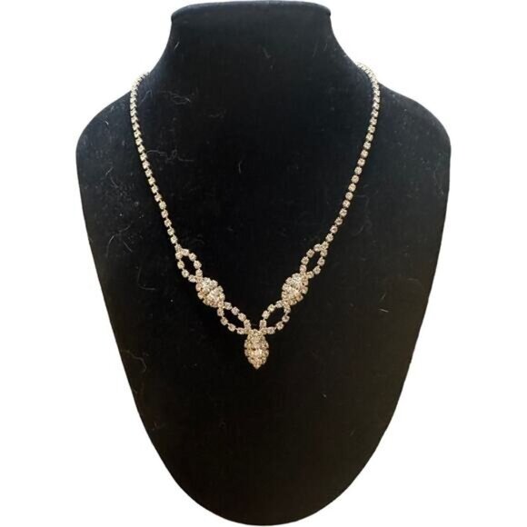 Set Of Four Elegant Silver Tone Necklaces For Any Occasion - Picture 2 of 11